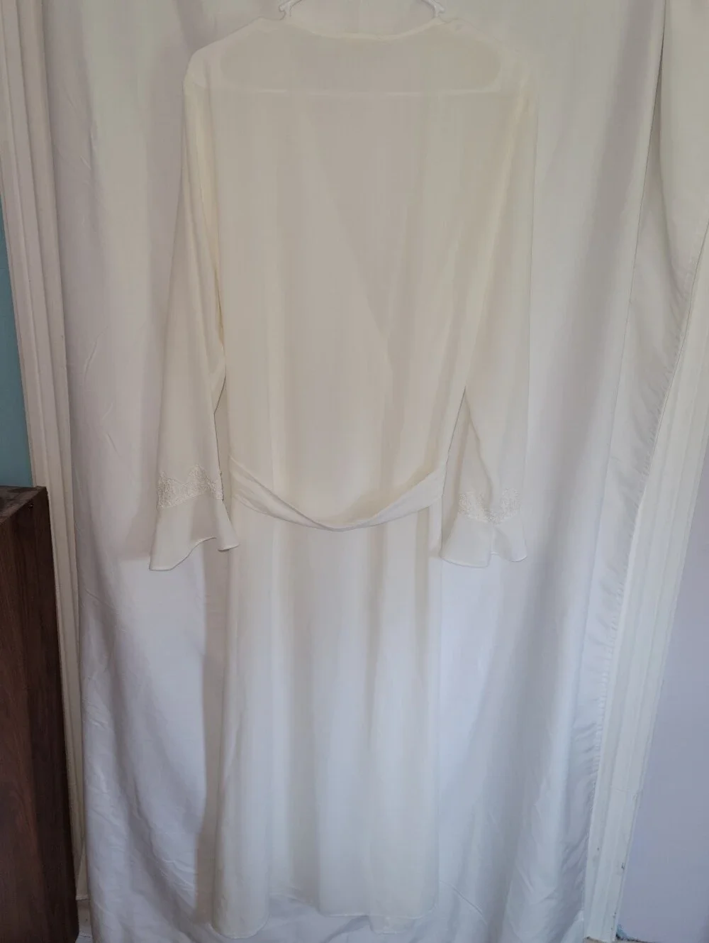 Ivory Wrap Robe with Ruffled Cuffs - Picture 2 of 4
